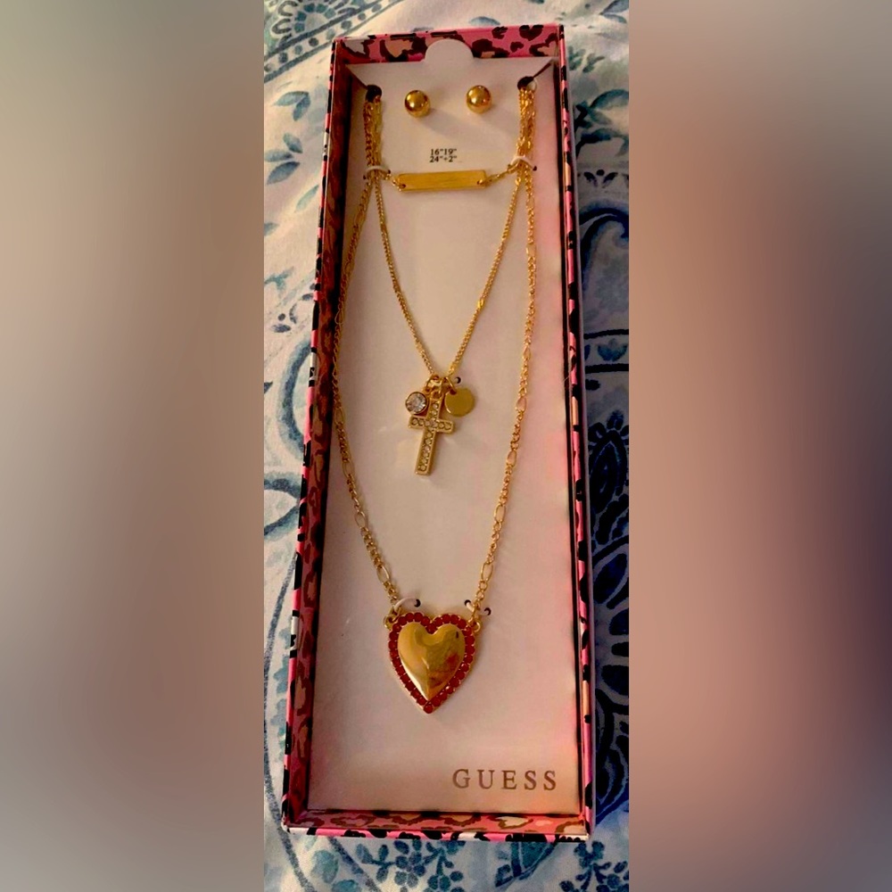 Guess Necklace set